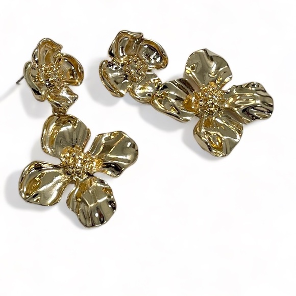❤️ Gold Double Flower Chandelier Earrings - Picture 2 of 6